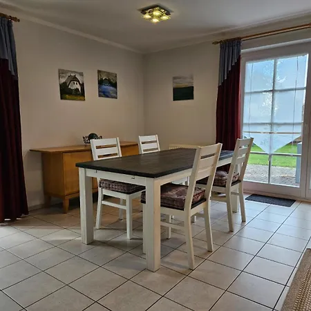 Reihenendhaus Celebes 度假居